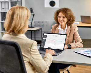 test udito donna di spalle